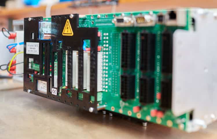 Modular EURO controller in a rack version